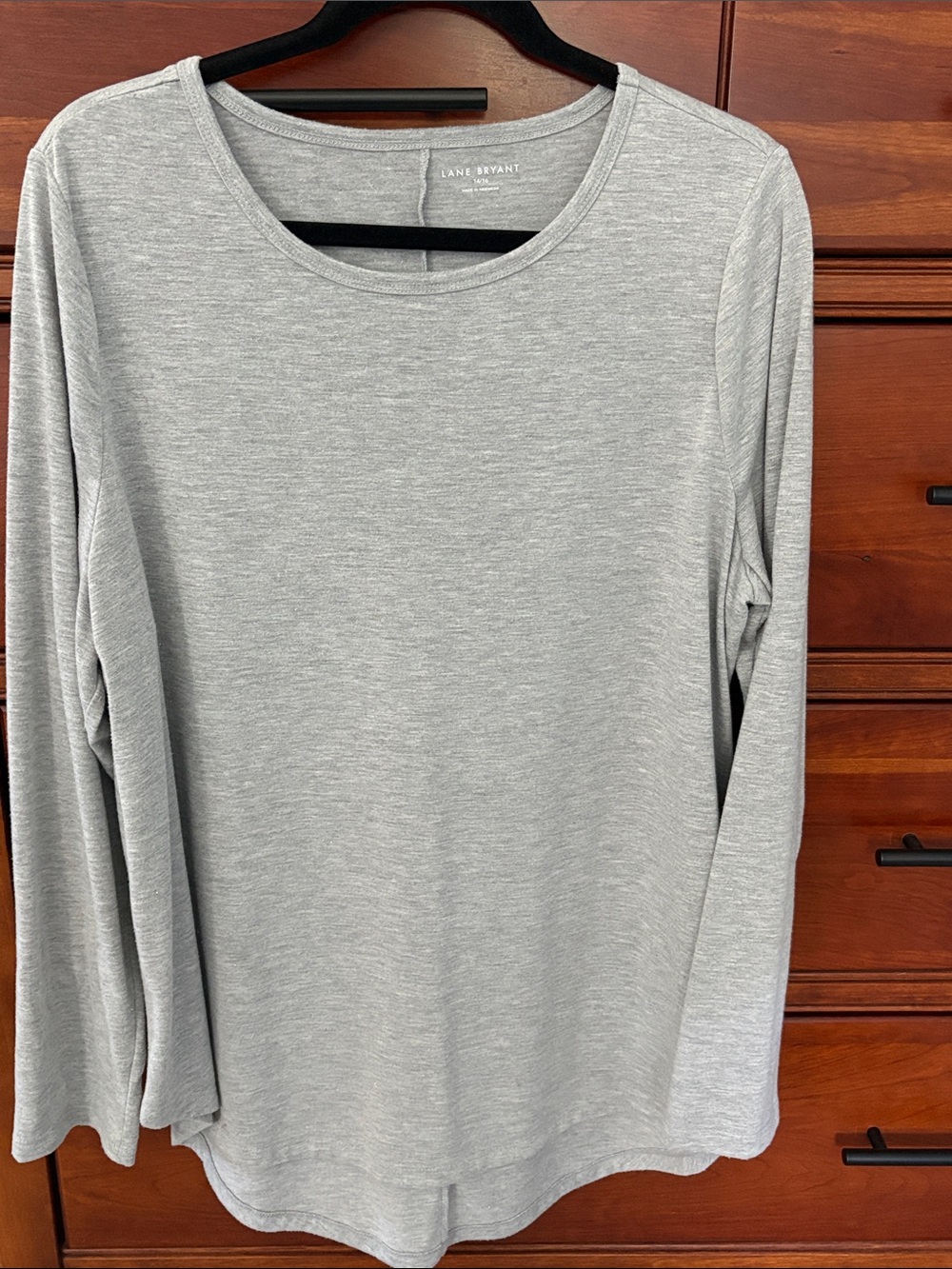 Lane Bryant Light Gray Long Sleeve Scoop Neck Tee